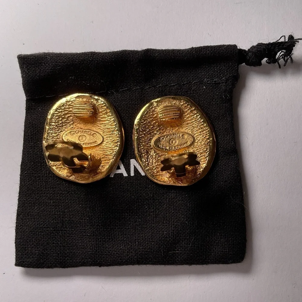 Chanel 31 Rue Cambon Paris Earrings - Picture 5 of 9